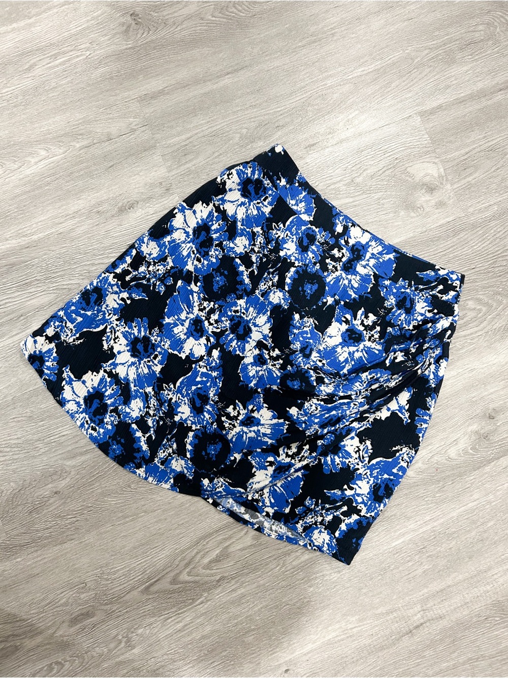 Women’s Blue Floral Mini Skirt